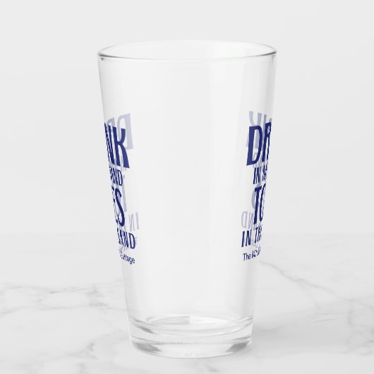 Drink in mijn hand citeert marinemacht moderne kus glas (Rechts)