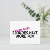 Drink meisjes hebben meer plezier briefkaart (Staand voorkant)
