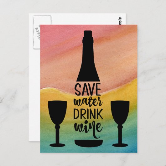 Drink met water in zwarte fles met twee glazen gla briefkaart (Voorkant / Achterkant)