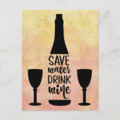 Drink met water in zwarte fles met twee glazen gla briefkaart (Voorkant)