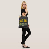 Drink minder, bespaar meer tote bag (Op model)