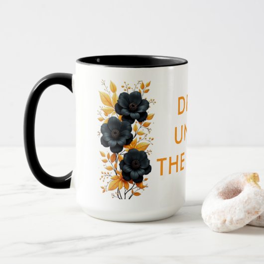 Drink onder de sterren Aangepaste tekst bloemcombi Mok (Met donut)