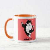 "Drink Tee" Tuxedo Cat Illustration Mok (Links)