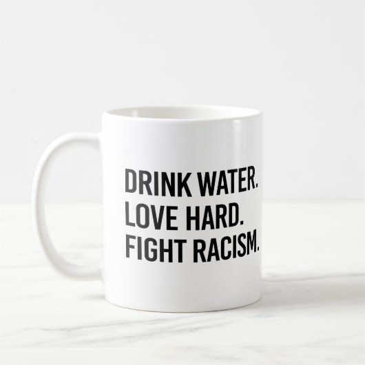 Drink waterliefde hardvocht racisme koffiemok (Links)