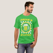 Drink & Wees Gelukkig T-shirt (Voorkant volledig)