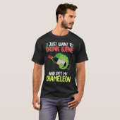 Drink Wine And Pet Chameleon Reptiles Owner Graph T-shirt (Voorkant volledig)