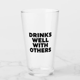 Drinken goed met anderen glas