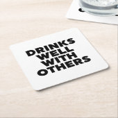 Drinken goed met anderen kartonnen onderzetters (Schuin)