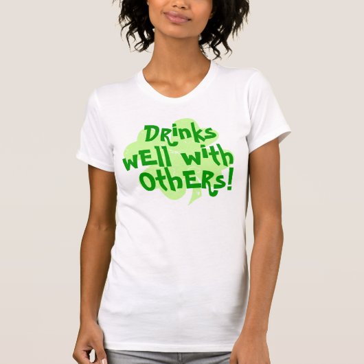 Drinken goed met anderen t-shirt (Voorkant)