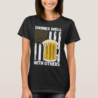 drinken goed met anderen, vrouwen drinken goed met t-shirt