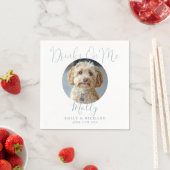 Drinken op mij Huisdier Foto Dusty Blue Wedding Servet (Insitu)