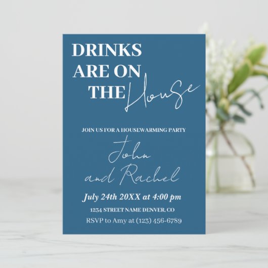 Drinken zijn op het House Housewarming Party Blauw Kaart (Staand voorkant)