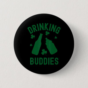 Drinkende vrienden St Patrick's Day Shamrock Bier  Ronde Button 5,7 Cm