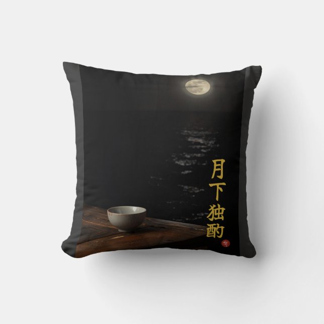 Drinking Alone (Gekka Dokushaku)Throw Pillow Kussen (Voorkant)