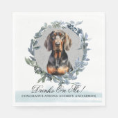Drinks on Me Black and Tan Coonhound Bruiloft Servet (Voorkant)
