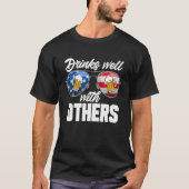 Drinks Well With Others 4th Of July Drinking T-shirt (Voorkant)