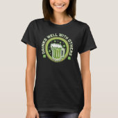 Drinks Well With Others St Patrick's Day Drinking  T-shirt (Voorkant)