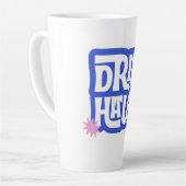 Drip Haus – Retro Speels Logo Latte Mok (Linkerhoek)