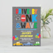 Drive By Boy Verjaardagsparade Kleurrijke Auto's Kaart (Staand voorkant)