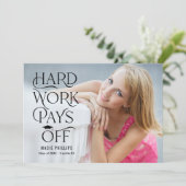 Driven Afstudeerder Editable Color Afstuderen Invi Kaart (Staand voorkant)