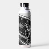 Driverstation voor oude spierklassieke auto met de waterfles (Links)