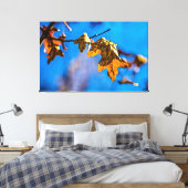 Droge eikenbladeren - Lente is niet ver weg Canvas Afdruk (Insitu (Slaapkamer))