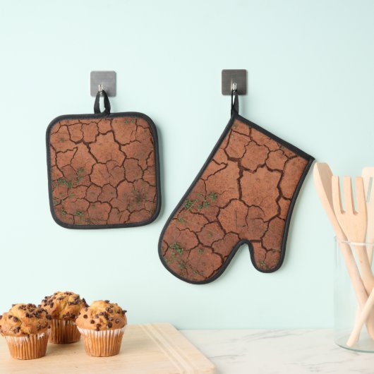 Droge, gebarsten grond ovenwant & pannenlap set (Insitu(Ophanging))