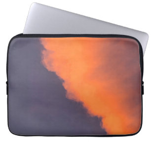 Droge, magische wolken in droomachtige, magische k laptop sleeve