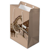 Droll Giraffe houdt van piano spelen Medium Cadeauzakje (Achterkant Gekanteld)