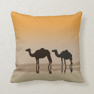 Dromedary camels en een mirage kussen