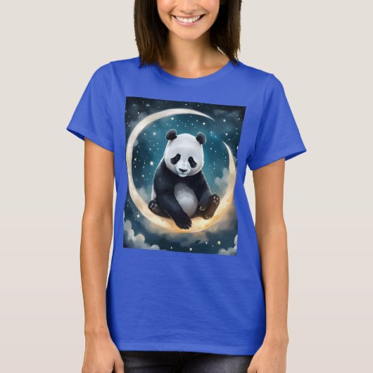 Dromen in het maanlicht: Panda's hemelse serenade T-shirt (Voorkant)