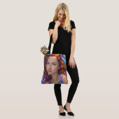 Dromerig meisje met regenbooglampen tote bag (Op model)