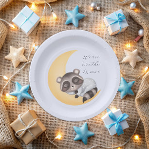 Dromerig Over The Moon Raccoon Boy Baby shower Papieren Bordje