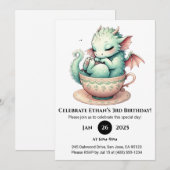 Dromerige Baby Dragon in  Teacup Verjaardag Kaart (Voorkant / Achterkant)