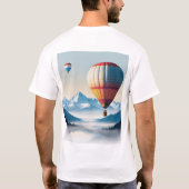 Dromerige hoogten: hete luchtballon boven bergen t-shirt (Achterkant)