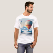 Dromerige hoogten: hete luchtballon boven bergen t-shirt (Voorkant volledig)