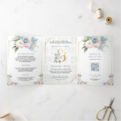 Dromerige Zachte Blauwe Roze Bloemen Alles in Één Drieluik Uitnodiging (Binnen)