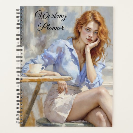Dromerige zachte roodharige vrouw in zachte kleure planner (Voorkant)