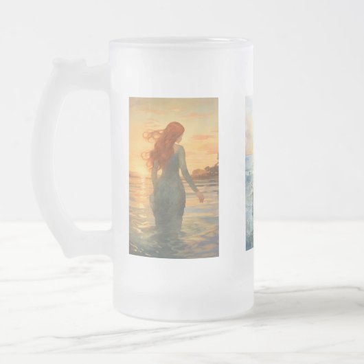 Dromerige zeemeermin zonsondergang met rood haar matglas bierpul (Links)