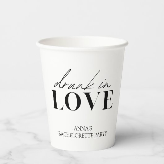 Dronken in Love Bachelorette Papieren Bekers (Achterkant)