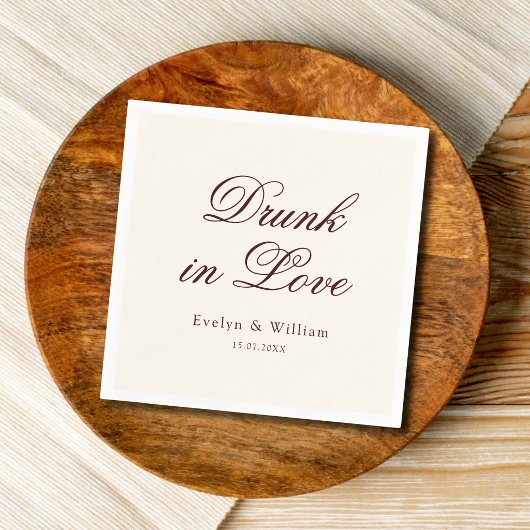 Dronken in Love Fancy Script Moderne Burgundy Brui Servet