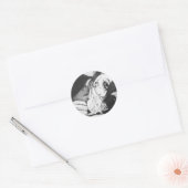 Droog meisje met roos Surrealistische tekenkunst Ronde Sticker (Envelop)