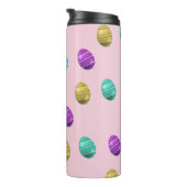 Droog paaseieren op roze thermosbeker (Geroteerd rechts)