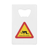 DROOGGENDE MENSEN DIE DE VERKEERSZIJDE OVERSCHRIJD CREDITKAART FLESSENOPENER (Voorkant)