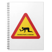 DROOGGENDE MENSEN DIE DE VERKEERSZIJDE OVERSCHRIJD NOTITIEBOEK (Voorkant)