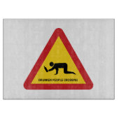 DROOGGENDE MENSEN DIE DE VERKEERSZIJDE OVERSCHRIJD SNIJPLANK (Voorkant)