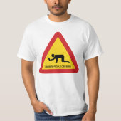 DROOGGENDE MENSEN DIE DE VERKEERSZIJDE OVERSCHRIJD T-SHIRT (Voorkant)