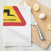 DROOGGENDE MENSEN DIE DE VERKEERSZIJDE OVERSCHRIJD THEEDOEK (Quarter Fold)