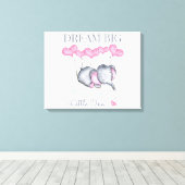 Droom Grote Kleine Een Schattige Baby Meisje Olifa Canvas Afdruk (Insitu (Houten vloer))