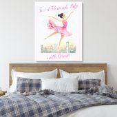 Droomachtig tollend balletdanseresje boven de stad canvas afdruk (Insitu (Slaapkamer))